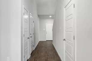 202 Chesterfield Dr, Kyle, TX 78640 - Photo 4