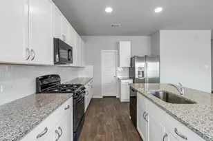 202 Chesterfield Dr, Kyle, TX 78640 - Photo 14