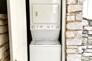 2604 Salado St, Austin, TX 78705 - Photo 4