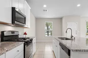 1704 Los Olivios Wy, Austin, TX 78725 - Photo 6