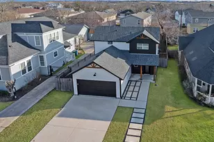 609A W 7th St, Taylor, TX 76574 - Photo 2