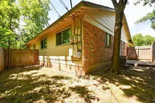 9003 Little Walnut Pkwy, Austin, TX 78758 - Photo 22