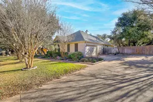 301 Rim Rock Dr, Georgetown, TX 78628 - Photo 2