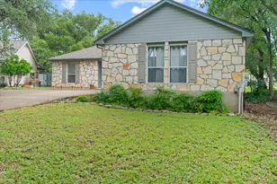 15 Spalding Cir, Wimberley, TX 78676 - Photo 1
