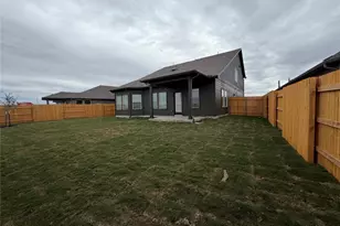 744 Universal Dr, Hutto, TX 78634 - Photo 8