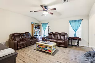 138 Talon Dr, Luling, TX 78648 - Photo 6