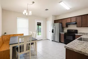 138 Talon Dr, Luling, TX 78648 - Photo 8