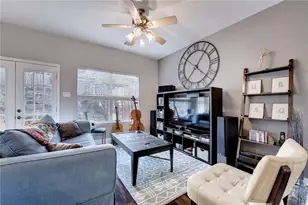 1700 Perez St, Austin, TX 78721 - Photo 4
