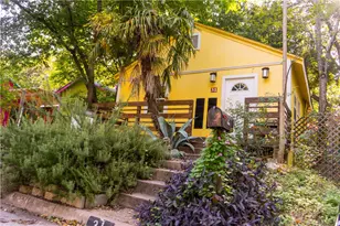 31 Anthony St, Austin, TX 78702 - Photo 2