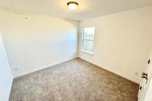 220 Oriole St, Kyle, TX 78640 - Photo 6