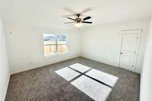 220 Oriole St, Kyle, TX 78640 - Photo 8