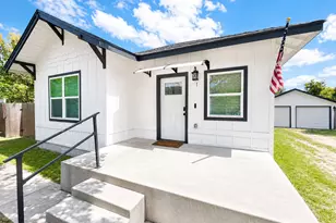 1401 W 7th, Taylor, TX 76574 - Photo 2