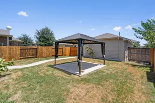 256 Pelican Bay Cir, Kyle, TX 78640 - Photo 4