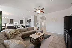 105 W Highfield St, Hutto, TX 78634 - Photo 10