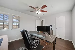 105 W Highfield St, Hutto, TX 78634 - Photo 34