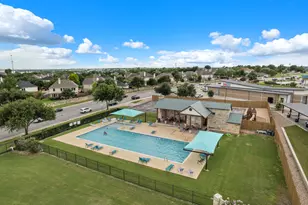 105 W Highfield St, Hutto, TX 78634 - Photo 34