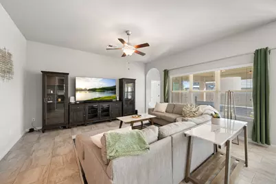 105 W Highfield Street, Hutto, TX 78634 - Photo 8