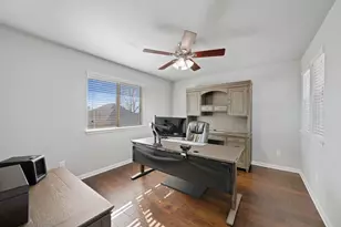 105 W Highfield St, Hutto, TX 78634 - Photo 24