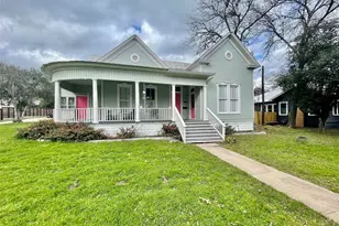 908 W Hopkinss St, San Marcos, TX 78666 - Photo 1