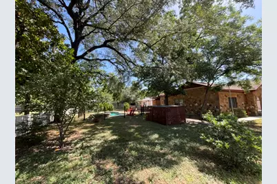 1506 E 2nd Street, Austin, TX 78702 - Photo 2