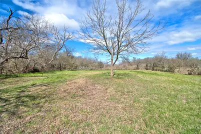 8402 Elroy Road, Del Valle, TX 78617 - Photo 14