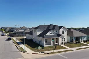 200 Oldbridge Dr, Hutto, TX 78634 - Photo 2