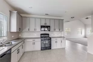 200 Oldbridge Dr, Hutto, TX 78634 - Photo 12