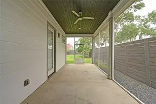 1100 Saucedo St, Austin, TX 78721 - Photo 20
