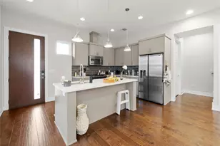 1100 Saucedo St, Austin, TX 78721 - Photo 6