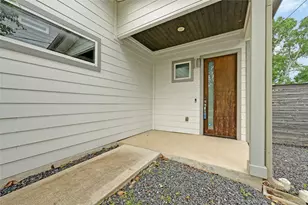 1100 Saucedo St, Austin, TX 78721 - Photo 2