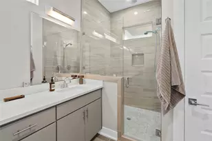 1100 Saucedo St, Austin, TX 78721 - Photo 14