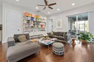 1100 Saucedo St, Austin, TX 78721 - Photo 2