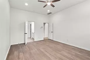 21008 Hallbrook Ln, Pflugerville, TX 78660 - Photo 18
