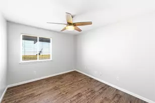 446 Paddington Dr, Kyle, TX 78640 - Photo 16