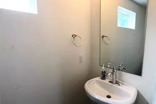 3007 E 12th St, Austin, TX 78702 - Photo 14