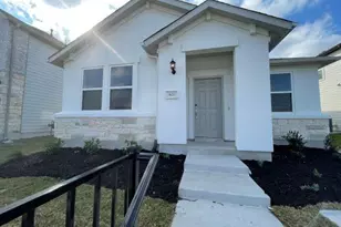 401 Stinchcomb Rd, Hutto, TX 78634 - Photo 1