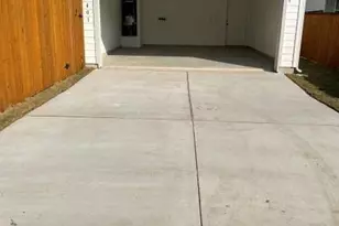 401 Stinchcomb Rd, Hutto, TX 78634 - Photo 2