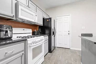 207 Kates Way, Hutto, TX 78634 - Photo 4