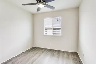 305 Dana Dr, Hutto, TX 78634 - Photo 8