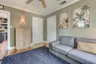 809 E 44th St, Austin, TX 78751 - Photo 32