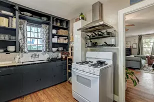 809 E 44th St, Austin, TX 78751 - Photo 18