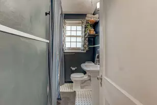 809 E 44th St, Austin, TX 78751 - Photo 26