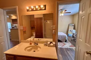 915 W 23rd St, Austin, TX 78705 - Photo 16