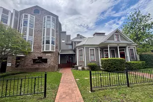 915 W 23rd St, Austin, TX 78705 - Photo 1