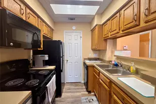 915 W 23rd St, Austin, TX 78705 - Photo 10