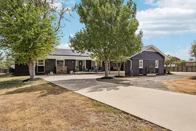 140 Family Circle, Hutto, TX 78634 - Photo 2