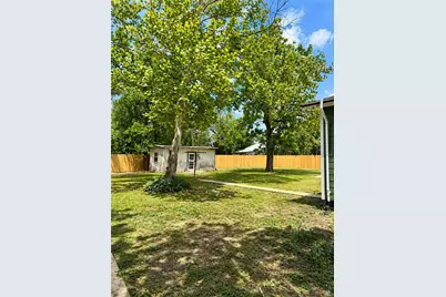 223 NW Front Street, Bartlett, TX 76511 - Photo 32