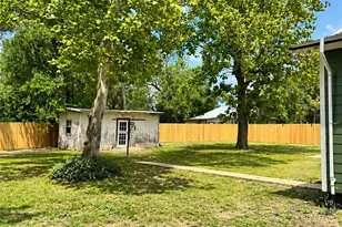 223 NW Front St, Bartlett, TX 76511 - Photo 32