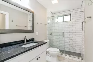 1702 New York Ave, Austin, TX 78702 - Photo 14
