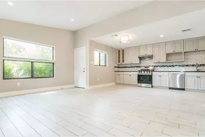 1702 New York Avenue, Austin, TX 78702 - Photo 4